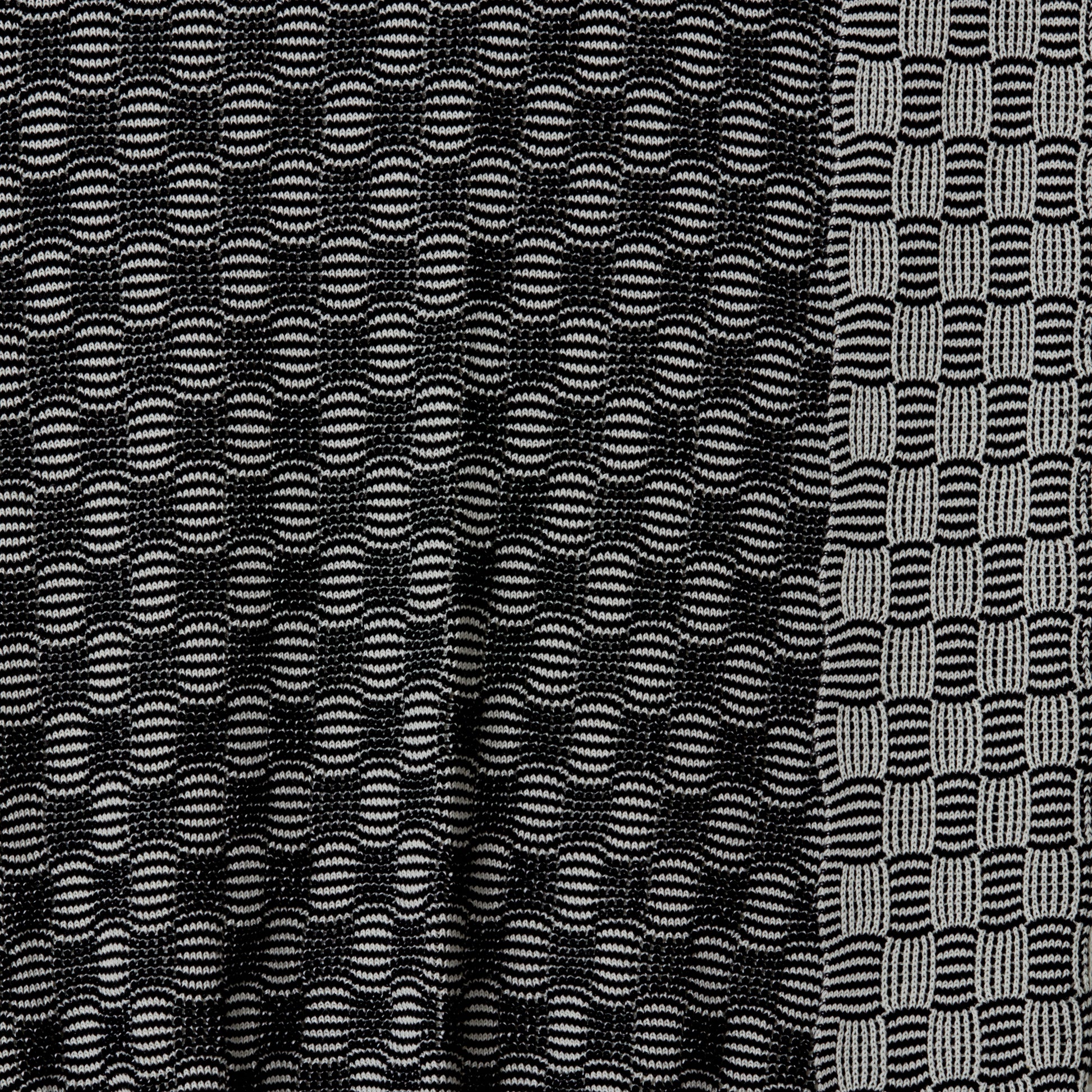 Black Classic Pop Cotton Throw Blanket
