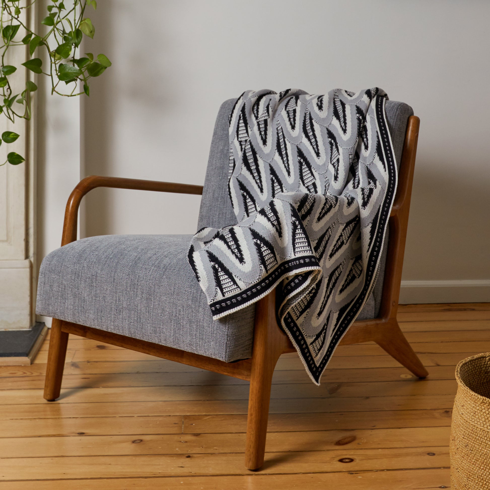 Deco Skyscraper Cotton Throw Blanket Black/Grey combo image 4